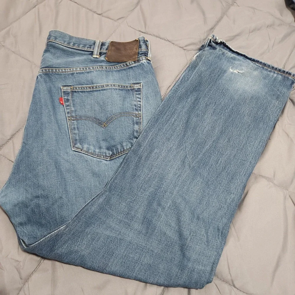 Levi's 501 Jeans Men's 42x32‎ High Rise Button Fly USA Light Wash 100% Cotton